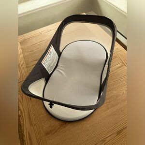 Baby travel bed bassinet with case and mosquito net
